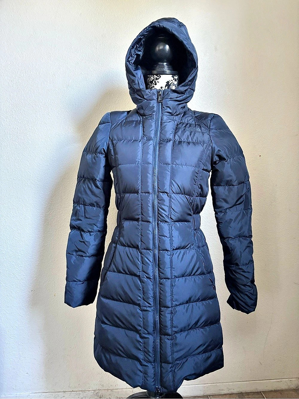 The North Face Women's Hooded Puffer Coat in Blue Size XS Like New
